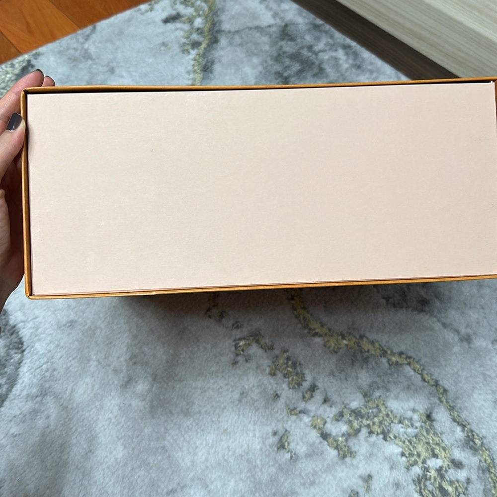 Authentic Louis Vuitton new version bag box - Picture 3 of 11